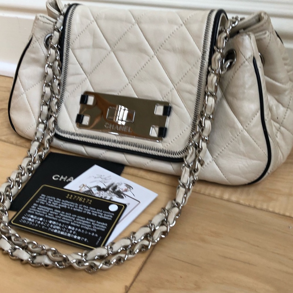 SUNDAY SALE Authentic Chanel accordion flap bag